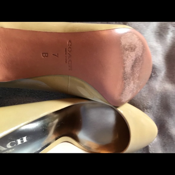 COACH leather patent pumps - Almond Toe - Picture 3 of 7